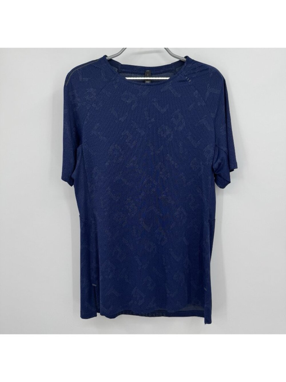 Lululemon Men's Textured Training Short Sleeve Shirt size S Small Blue Camo Jacq